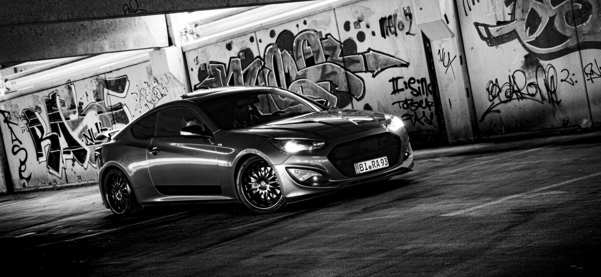 Busted_Hyundai_Genesis_2020_05