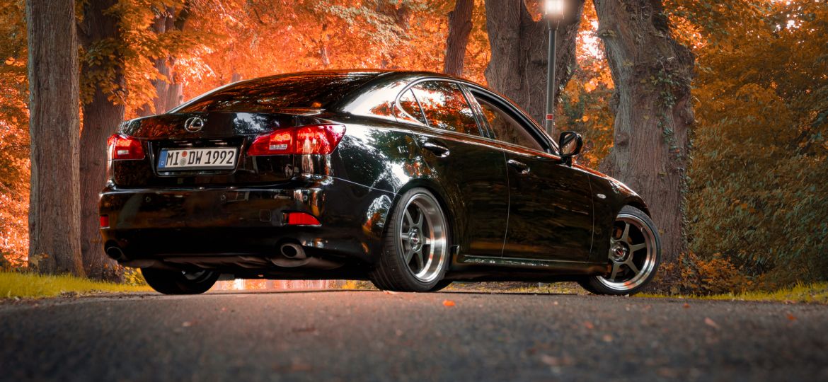 Busted_Lexus_IS_250_2020_6
