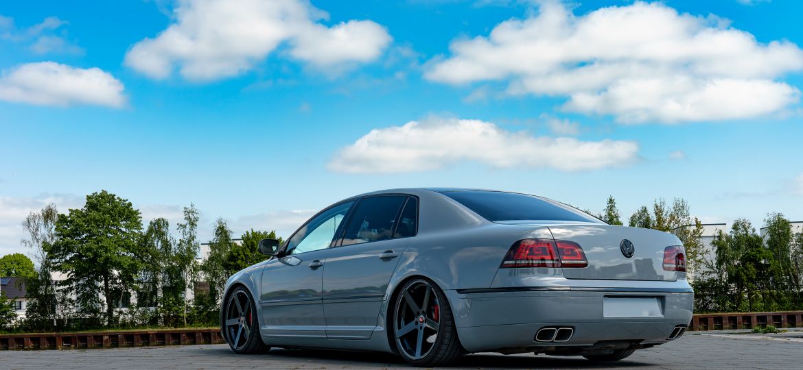 Busted_VW_Phaeton_2022_12