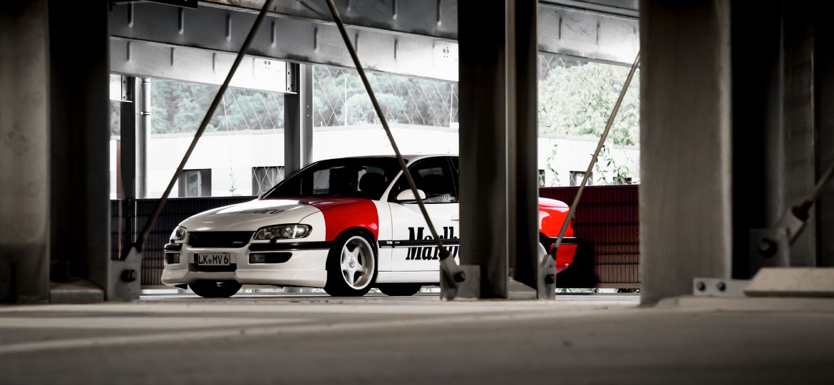 Busted_Opel_Omega_MV6_2026_11